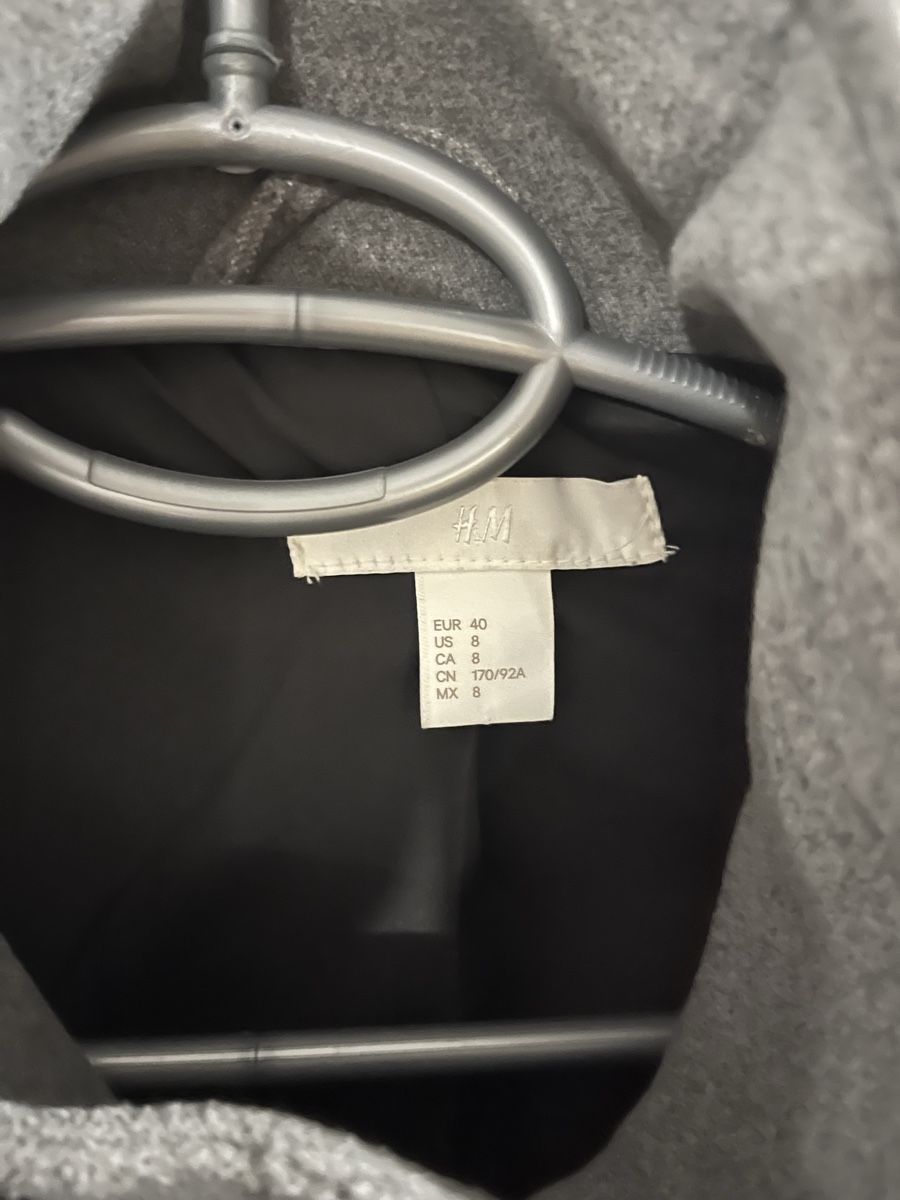 H&M Cappotti: Mantel grau H&M 40 – Usato da Rüdlingen venduto da Lichee 4