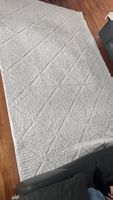 Weicher Teppich mit geometrischem Muster