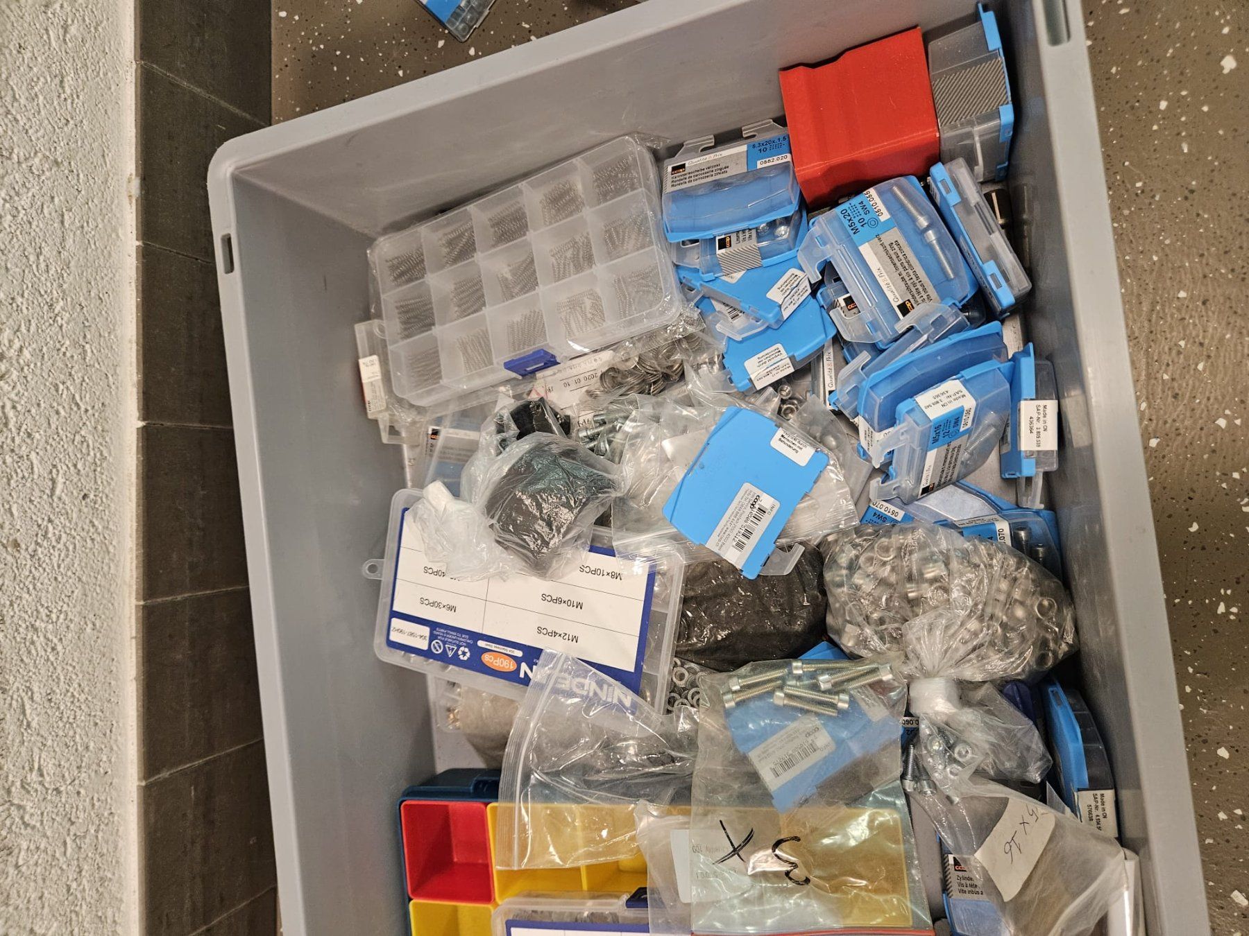 Proxxon Tutti gli attrezzi: Schrauben Konvolut mit Eurobox – Usato da Winterthur venduto da Moineau_Mechanics 2