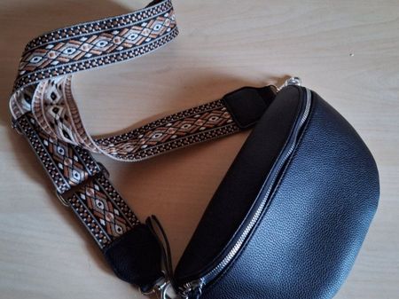 Neue Umhängetasche schwarz mit Stoffband , verstellbar