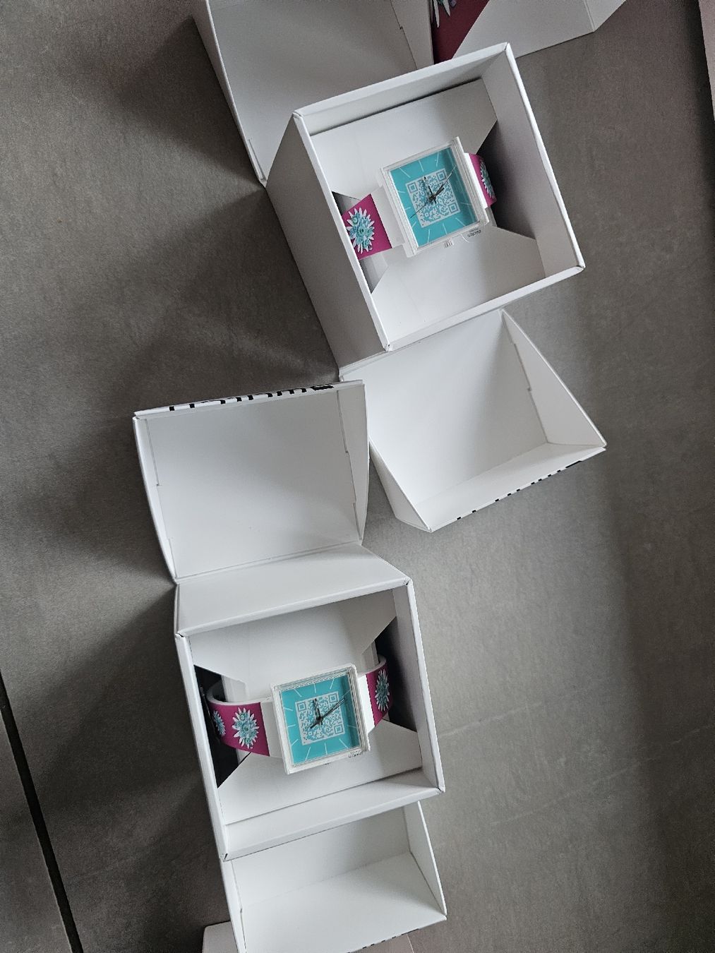 Swatch Orologi: 2x Swatch Uhren – Nuovo e nell'imballaggio originale da Wohlen AG venduto da niki31