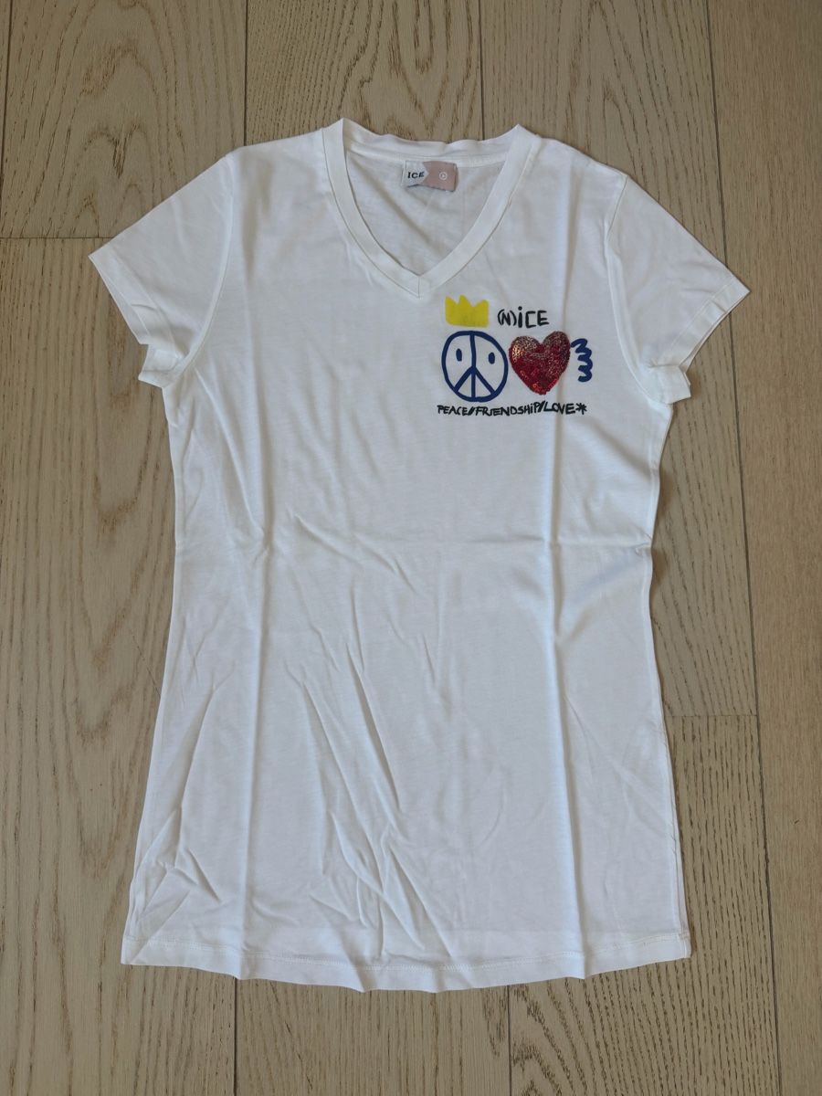 Iceberg T-shirt: White V-neck Tee from Iceberg - Size S – Nuovo (secondo la descrizione) da Dully venduto da rev_l7jp