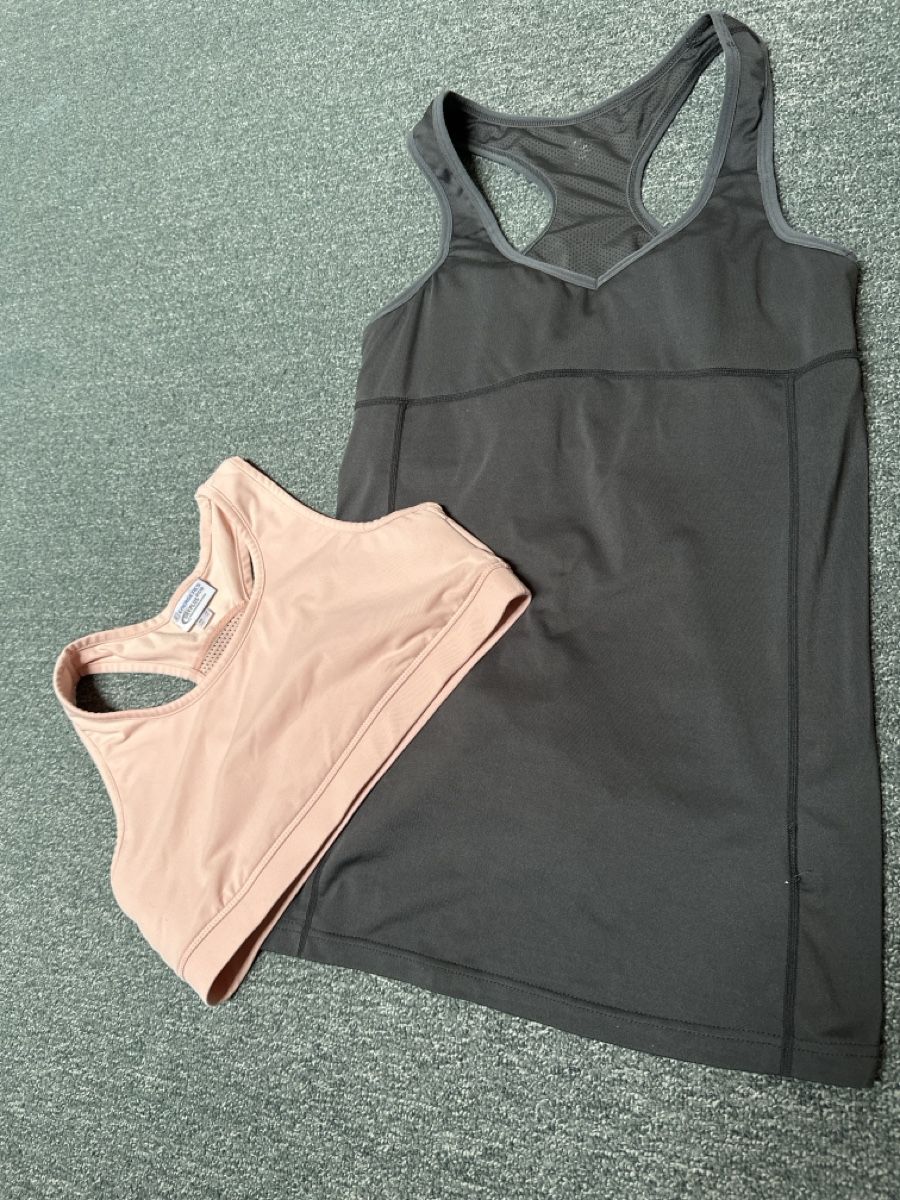 Lots de vêtements: Sportduo Gr 38/40 – D'occasion à Baltschieder par YmroBe