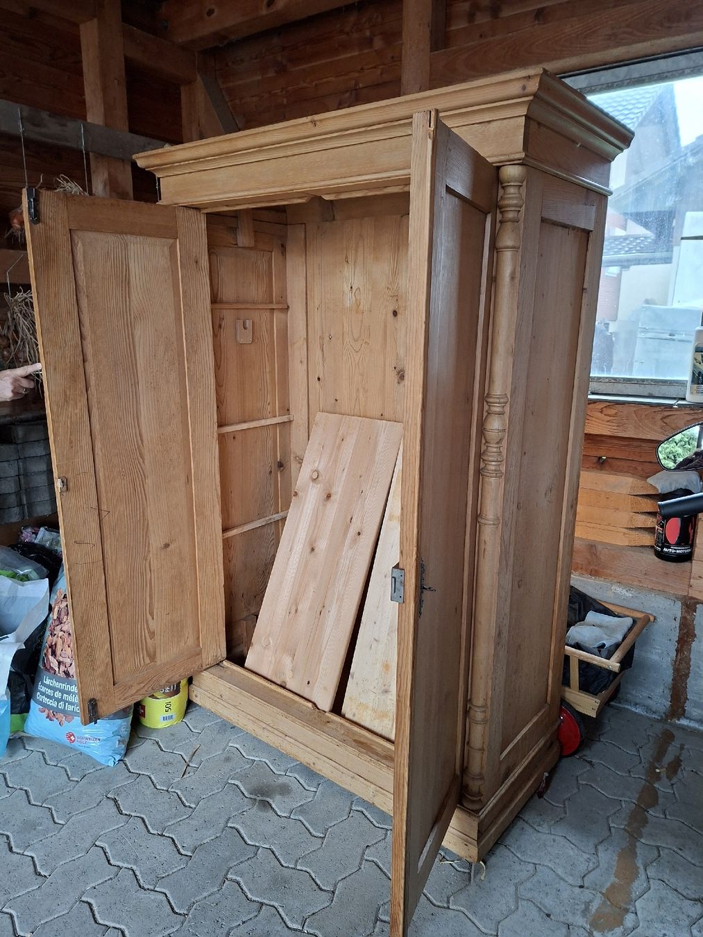 Armadi: antiker Holzschrank – Usato da Altishofen venduto da blo_89fv 2