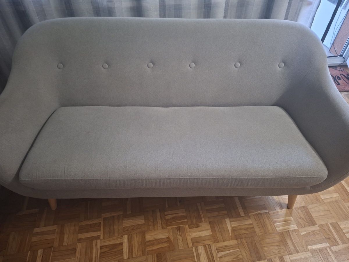 Divani: Gemütliche 3 Sofa hellgrau top Zustand mit einem Glasstisch – Nuovo (secondo la descrizione) da Riniken venduto da ben_mwp5 1