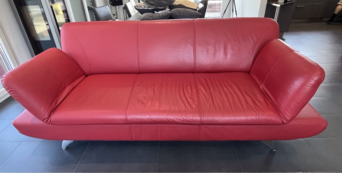 Divani: 2 Sofas Kunstleder rot – Usato da Beckenried venduto da Beggo51