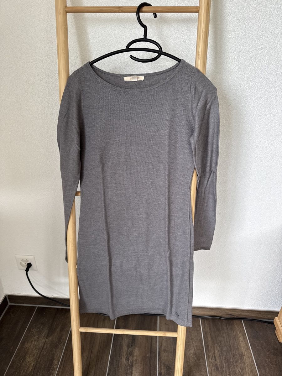 Esprit Kleider: Robe pull ESPRIT t. S – Gebraucht aus Treyvaux von MLRL