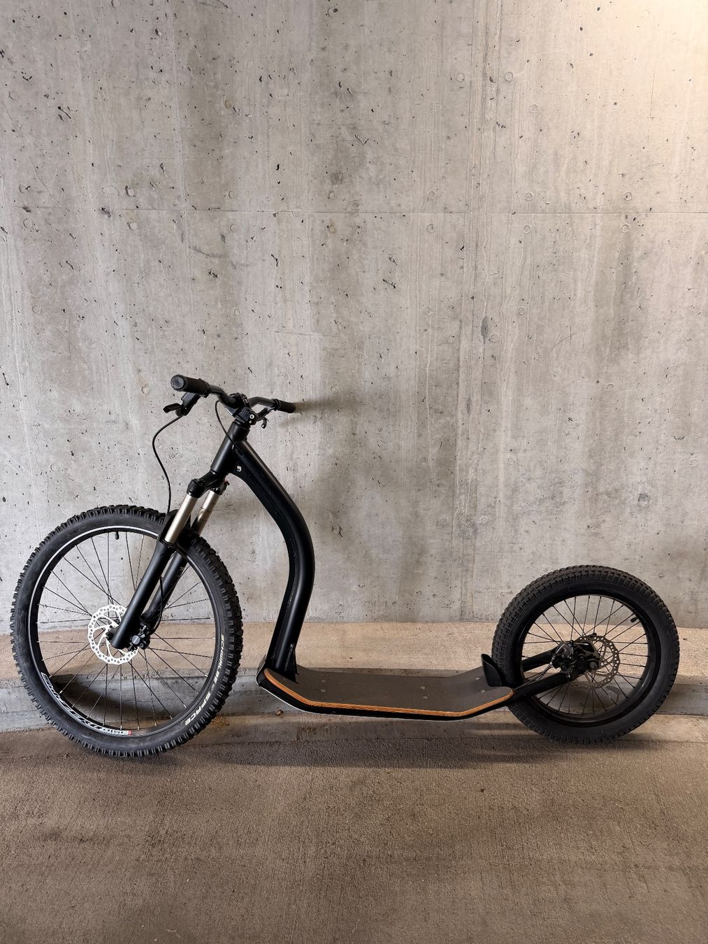 Kickboard: Gravity Scooter – Usato da Küsnacht ZH venduto da Icon21