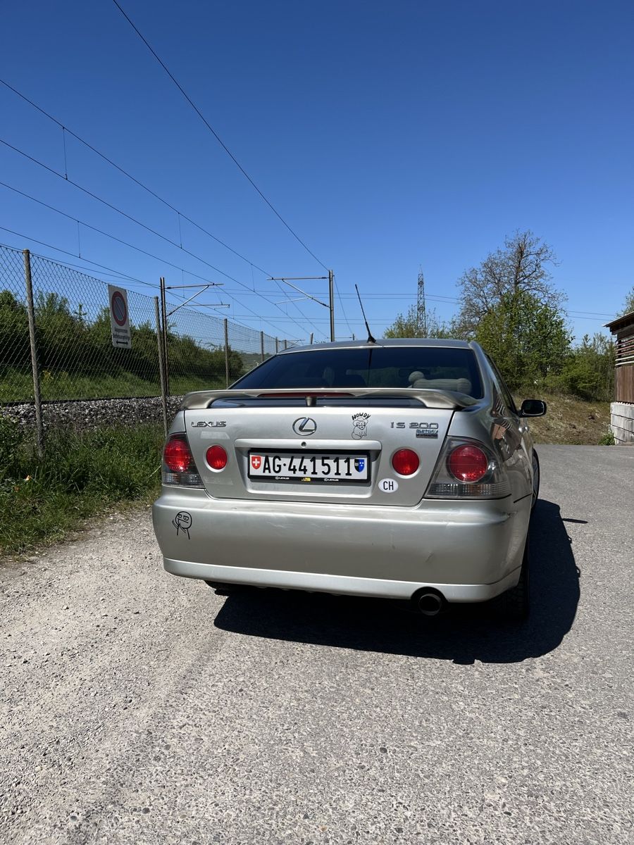 Lexus Autos: Lexus is200 – Gebraucht aus Windisch von nal_kn5x 2