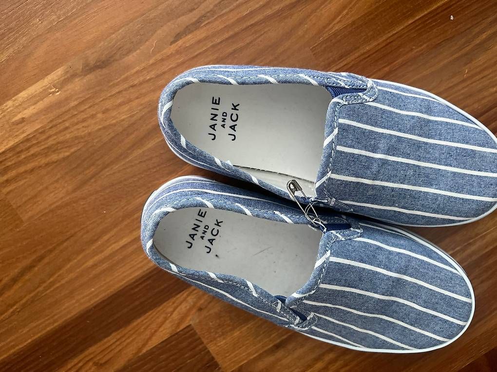 Scarpe per ragazzi: Kinder Sommer Stoffschuhe Slipper Gr. 29 – Usato da Zürich venduto da Ikle00 1