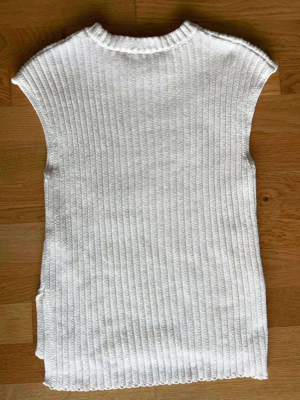 Zara Top: Weißer Top ZARA – Usato da Richterswil venduto da IrynaL 1