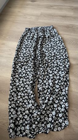 American Eagele Stoffhose mit Blumenmuster, Grösse S