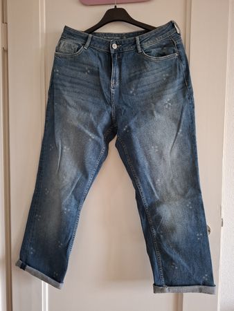 Jeans C&A taglia EUR 44, modello relaxed.