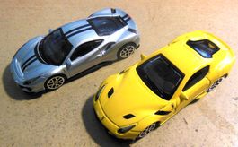 Ferrari Modellauto 2 Stück von Bburago