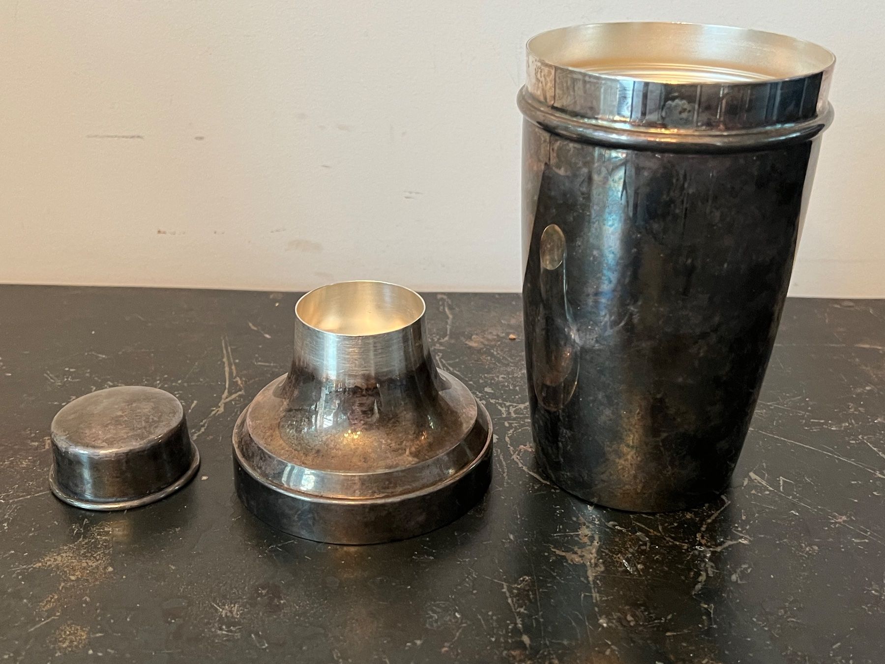 Karaffen: Art Deco versilberter Shaker Alpacca 12 – Gebraucht aus Wabern von La-Vitrine 2
