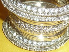 lot de 15 bracelets silver avec strass ESTIVAL neuf