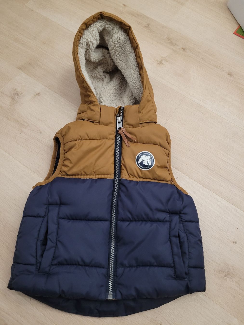 Altro abbigliamento per bambino: Gilet Gr. 98/104 – Usato da Lupsingen venduto da sta_wgg5 5