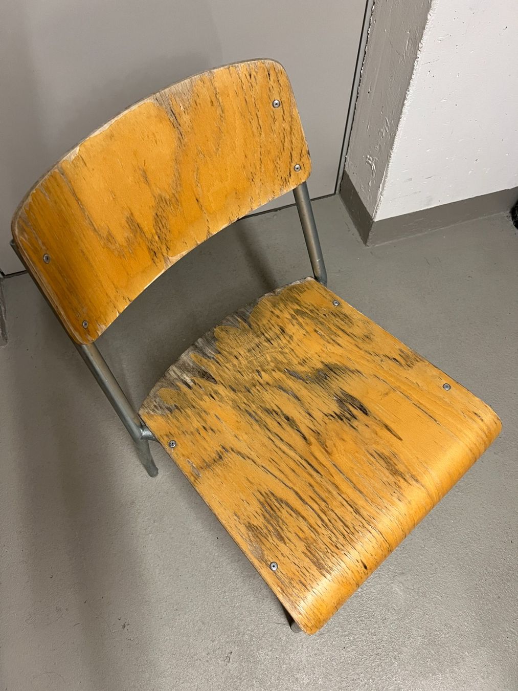 Chaises: 3 Stapelstühle "Vintage" – D'occasion à Zürich par Jari2 6