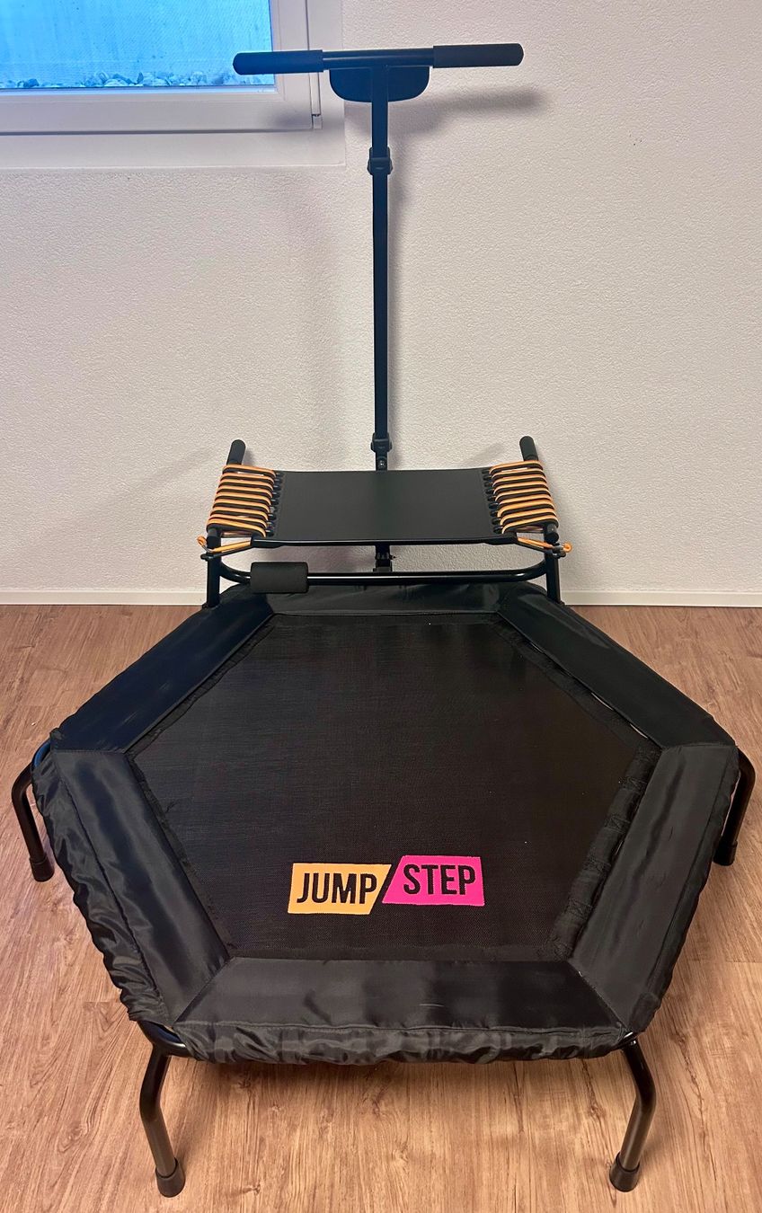 Trampolines: JUMPSTEP / 2 in 1 Step Board und Trampolin – D'occasion à Gränichen par miunzli