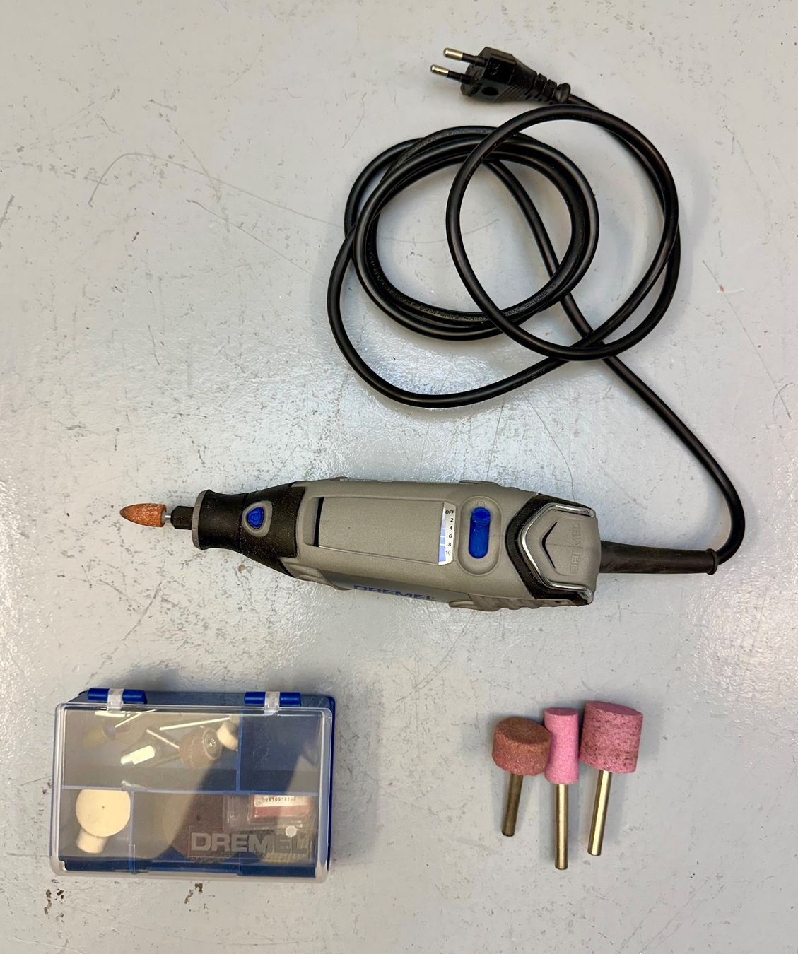 Dremel Smerigliatrici & Lucidatrici: DREMEL 3000 AB 1.-!!! – Usato da Zürich venduto da NIKI777 7