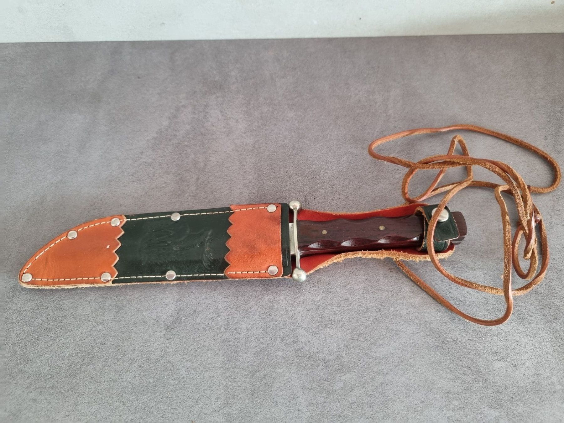 Hubertus Accessori: Original Bowie Messer von Hubertus Solingen mit Scheide – Usato da Lenzburg venduto da freedomky