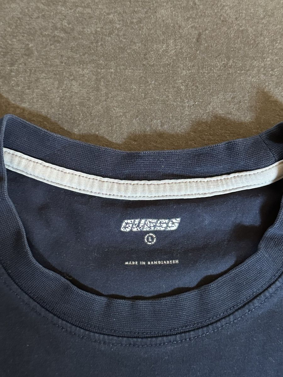 Guess T-shirt: T-shirt blue, size L, GUESS – Usato da Losone venduto da Gioelenalli_ 4