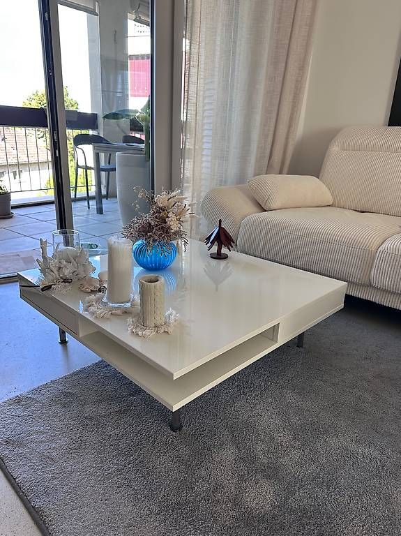 Tables: Couchtisch weiss  – D'occasion à Zürich par bar_nm8c