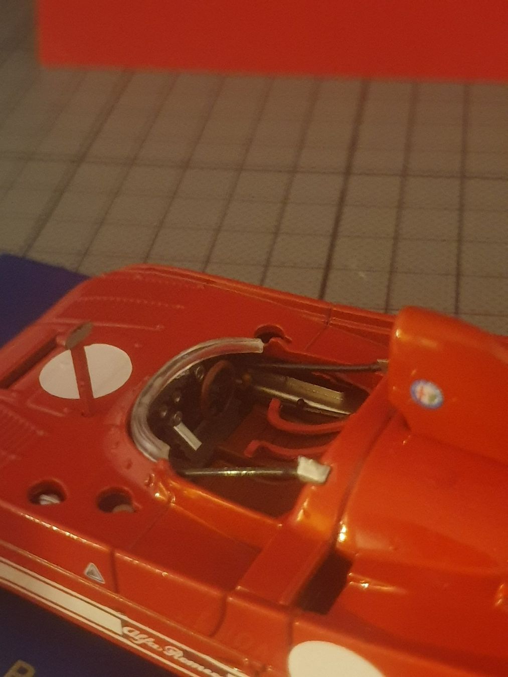 Alfa Romeo Modellini d'auto: Alfa Romeo 33.3 SC Turbo "Prova" – Nuovo e nell'imballaggio originale da Chézard-St-Martin venduto da AlPat-Collections 4