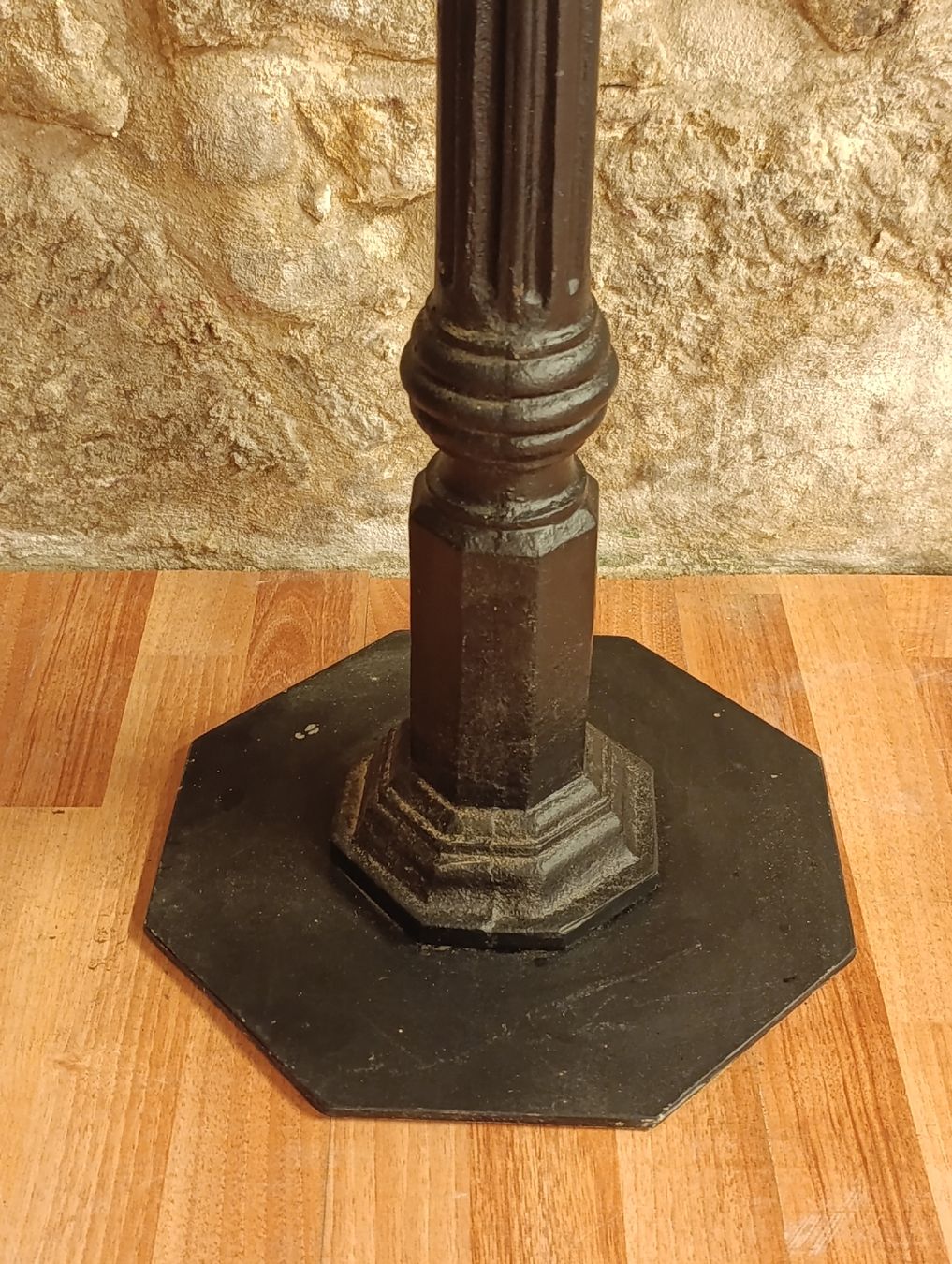 Skulpturen & Statuen: Antike Eisensäule/ Kerzenständer  – Gebraucht aus Hochfelden von Relict 4