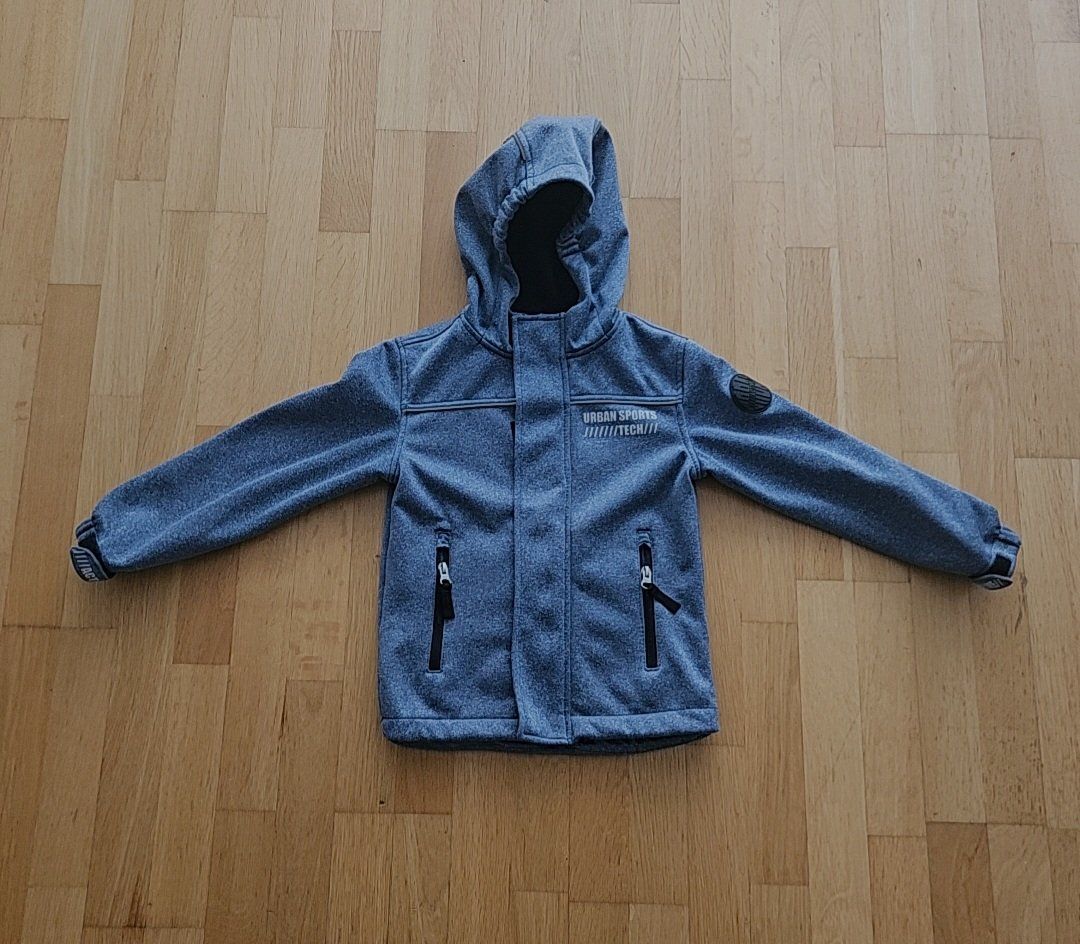 Giacche & Cappotti: Softshell Jacke Kind Grösse 122 – Usato da Utzenstorf venduto da and_c8wy