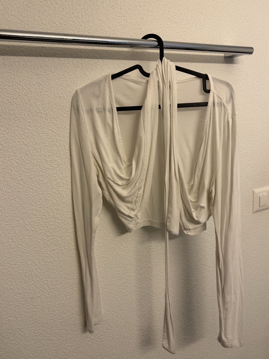 Top: Weisses Wickelshirt – Usato da Suhr venduto da naomau