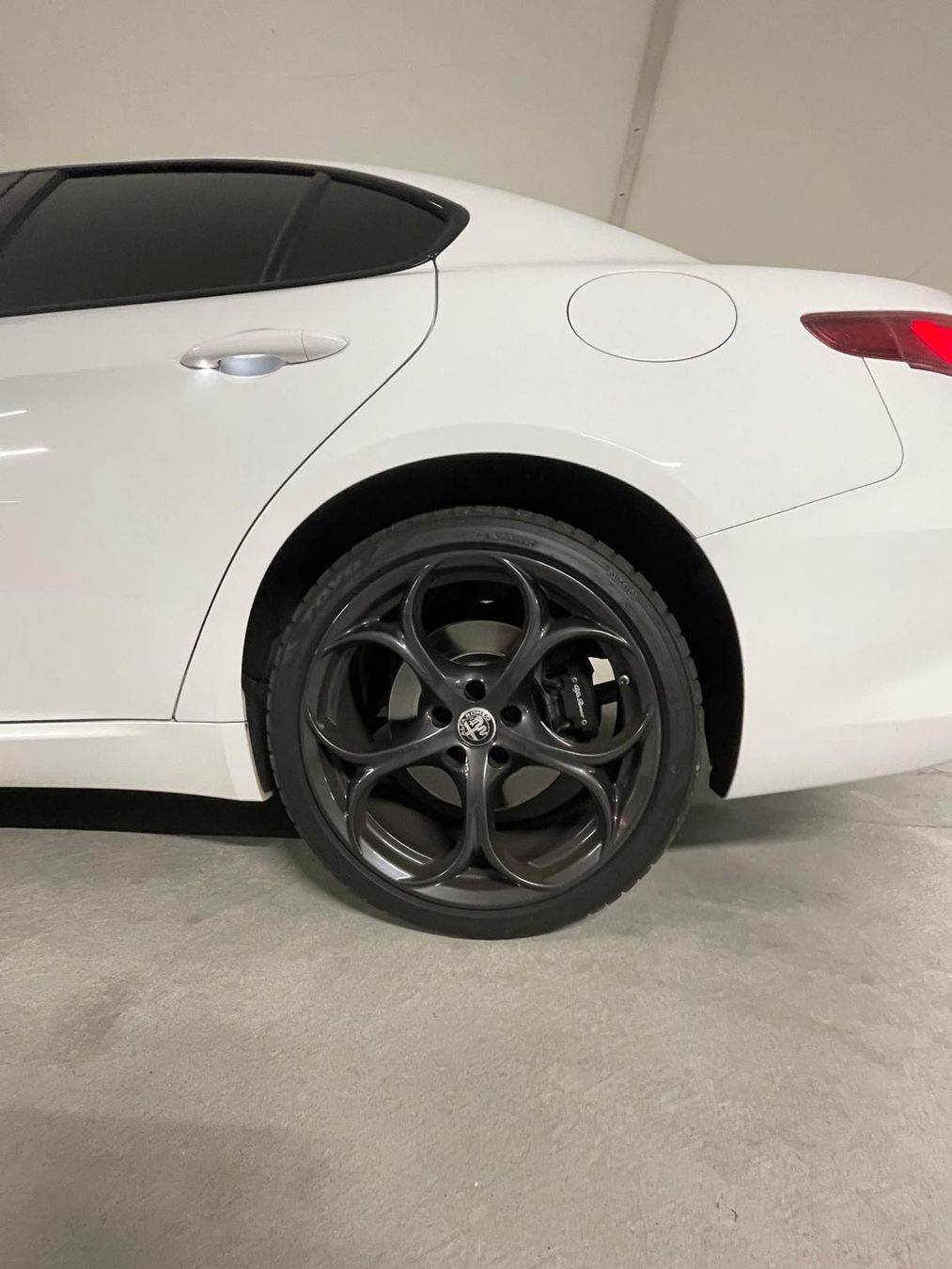 Alfa Romeo Automobili: Alfa Romeo Giulia 2.2 jtdm weiss – Usato da Bülach venduto da mil_s2xx 9