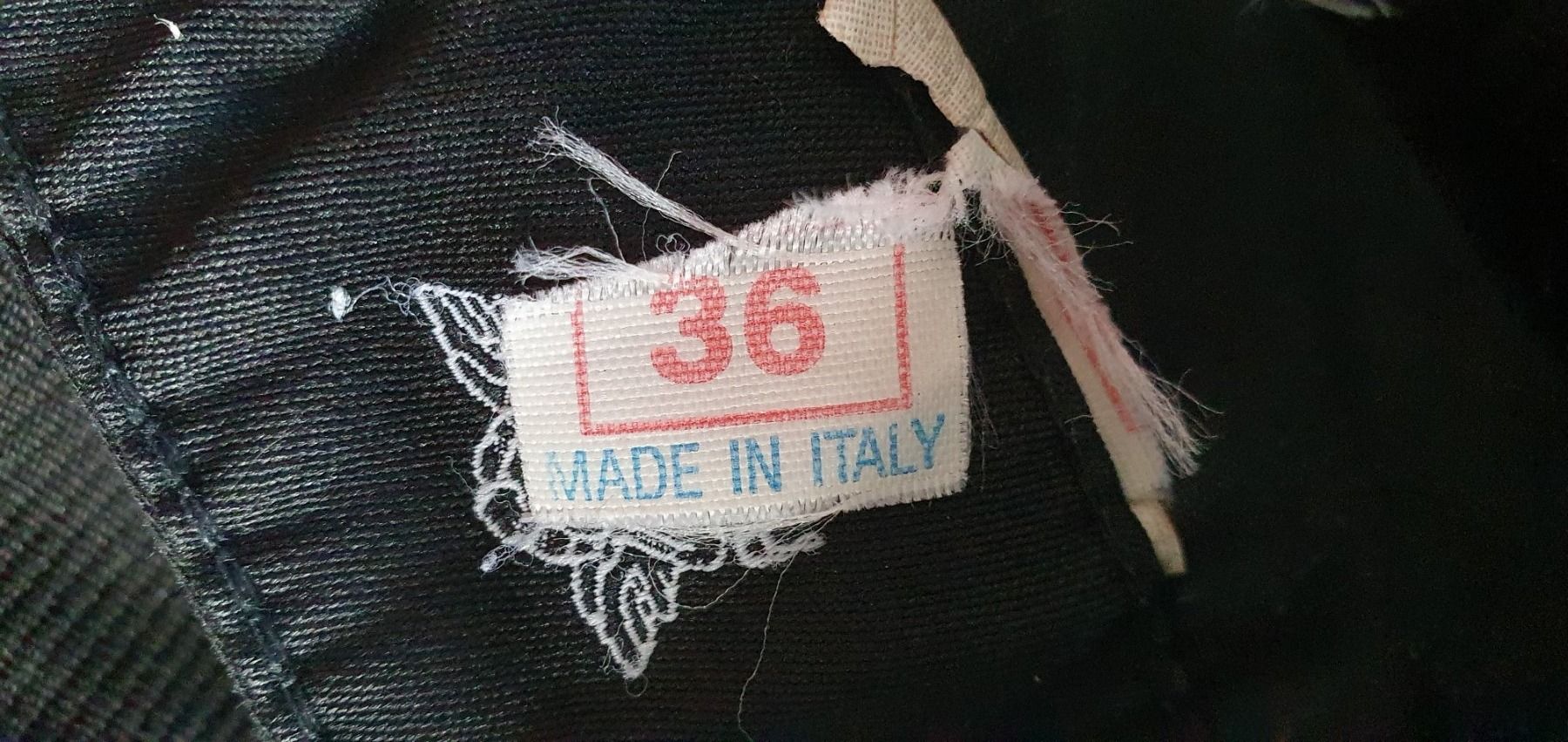 Pantaloni: schwarze Damenhose in 36 – Usato da Niederbuchsiten venduto da klengyel 3