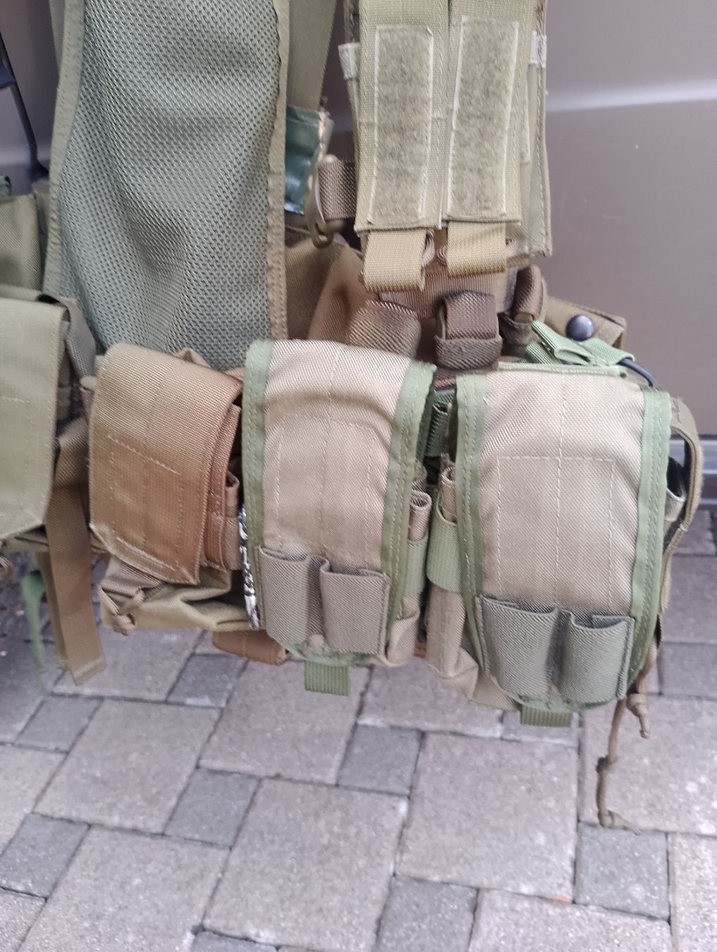 Uniformes: Chest Rig von J-Tech mit div. Taschen – D'occasion à Safenwil par dodgewc12 2