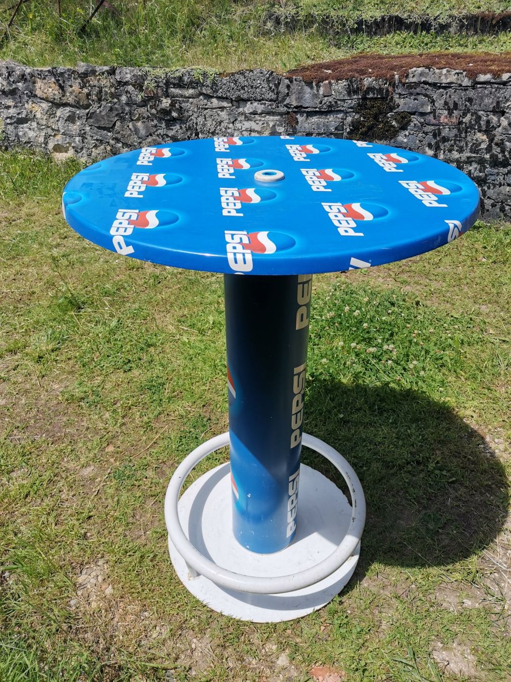 Tische: Stehtisch Pepsi – Gebraucht aus Seewen SO von roadrunner4711