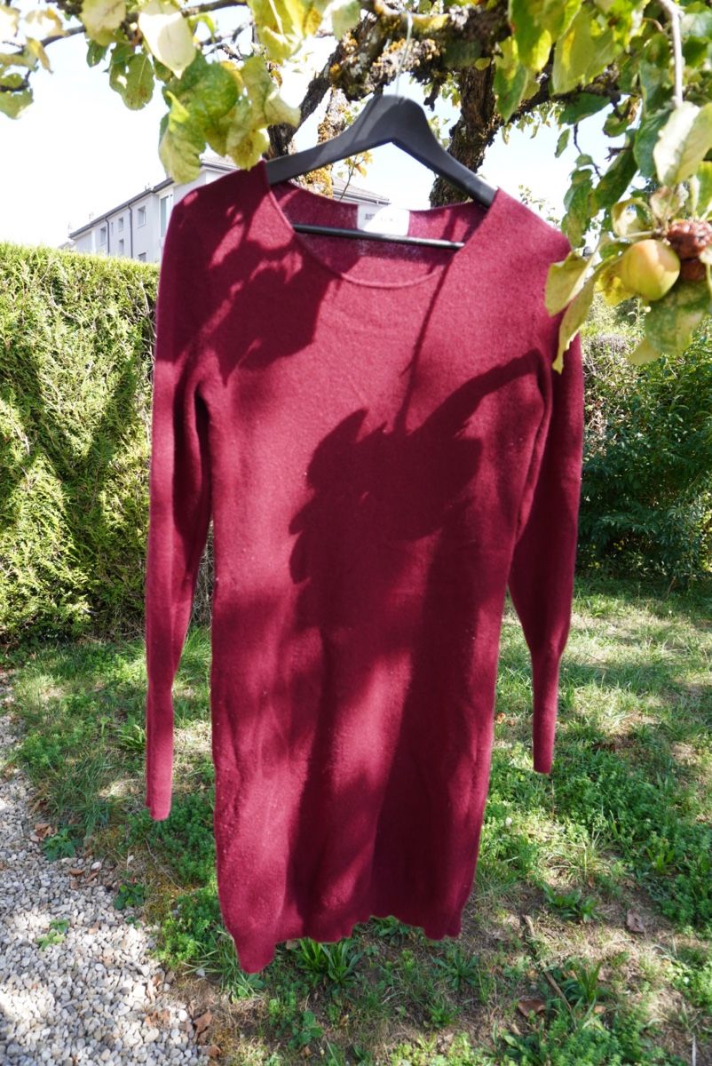 Vestiti: 100% Cashmere robe rouge – Usato da Peseux venduto da fio_n9qk 2