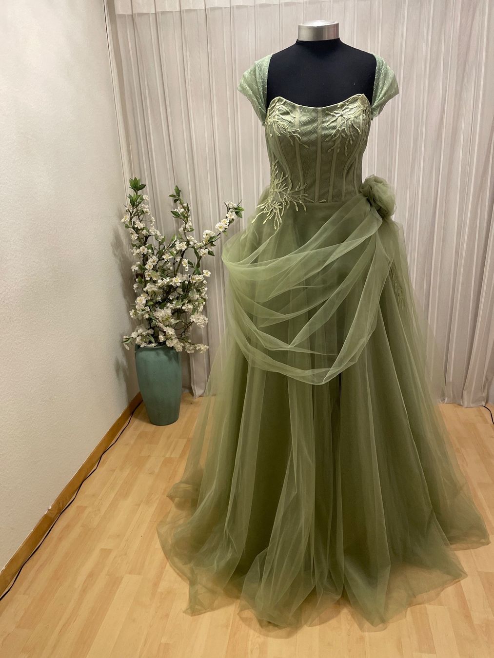 Vestiti: Ein wunderschönes Abendkleid aus Tüll – Nuovo (secondo la descrizione) da Oberglatt ZH venduto da Azurra