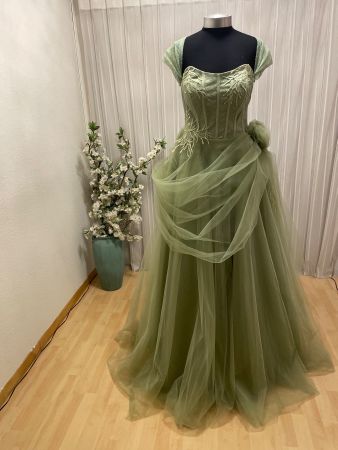 Ein wunderschönes Abendkleid aus Tüll