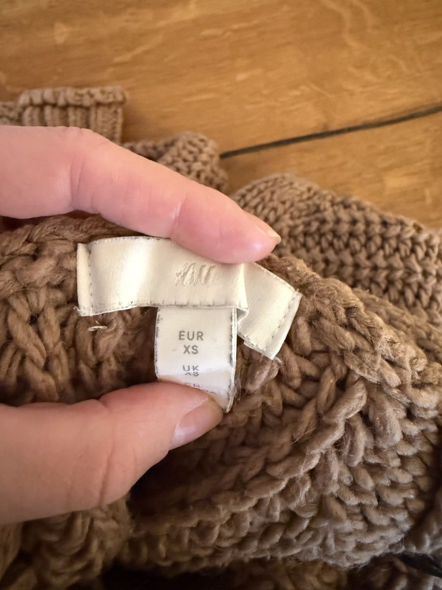 H&M Maglioni & Felpe: H&M Grobstrickpullover braun Grösse XS – Usato da Zürich venduto da FionaLuzia 1