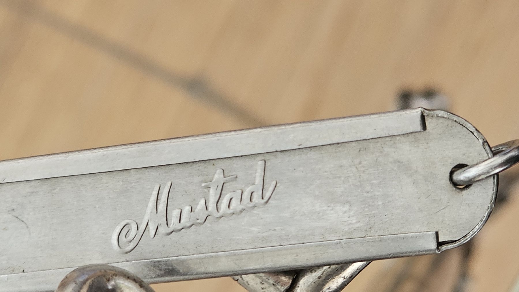 Supporti per strumenti musicali & leggii: Notenständer Metall, klappbar – Usato da Sirnach venduto da pius062 2