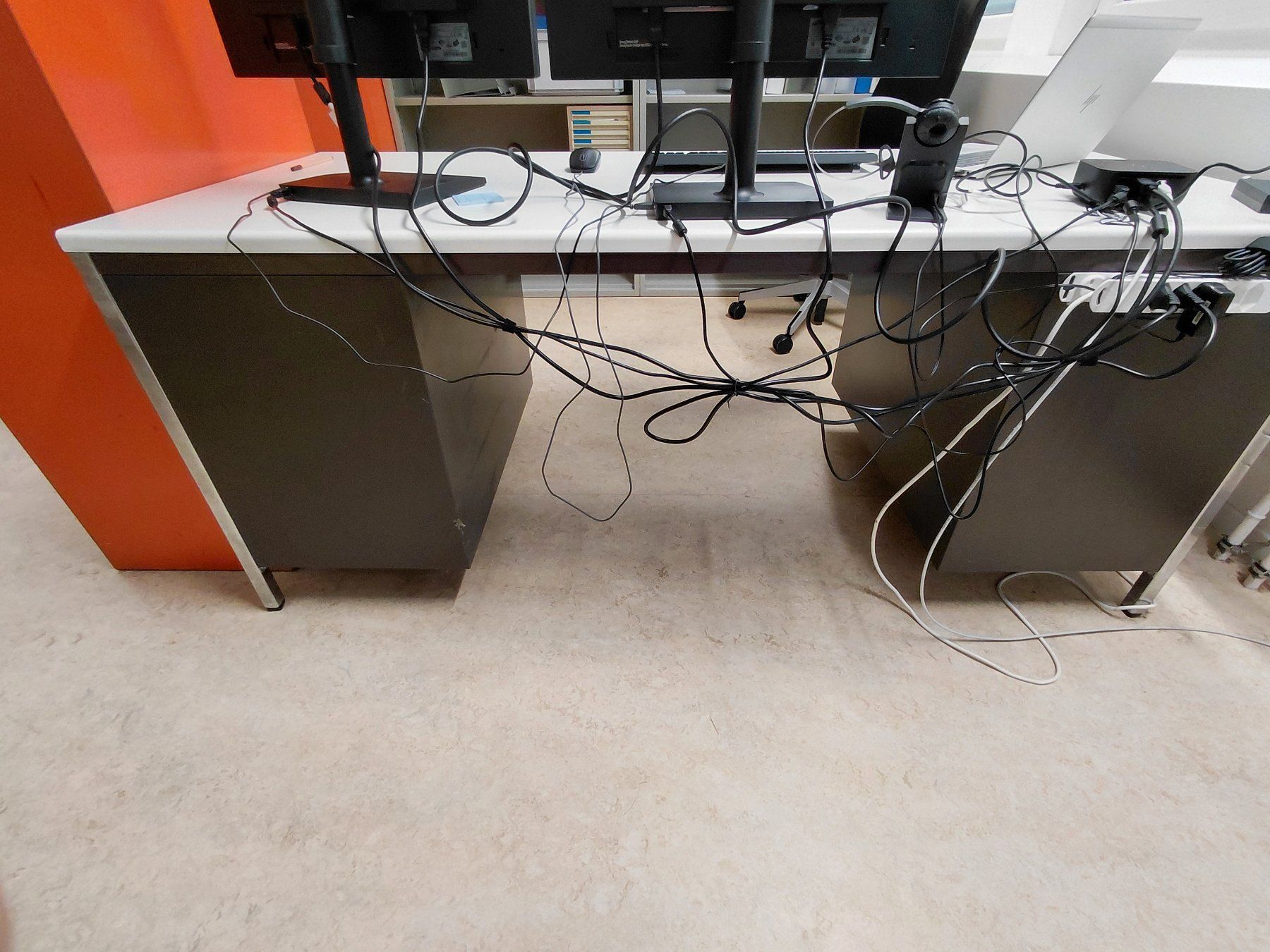 Lista Schreibtische: Büros Lista 180 x 80 cm – Gebraucht aus Aarau von ljordan 2
