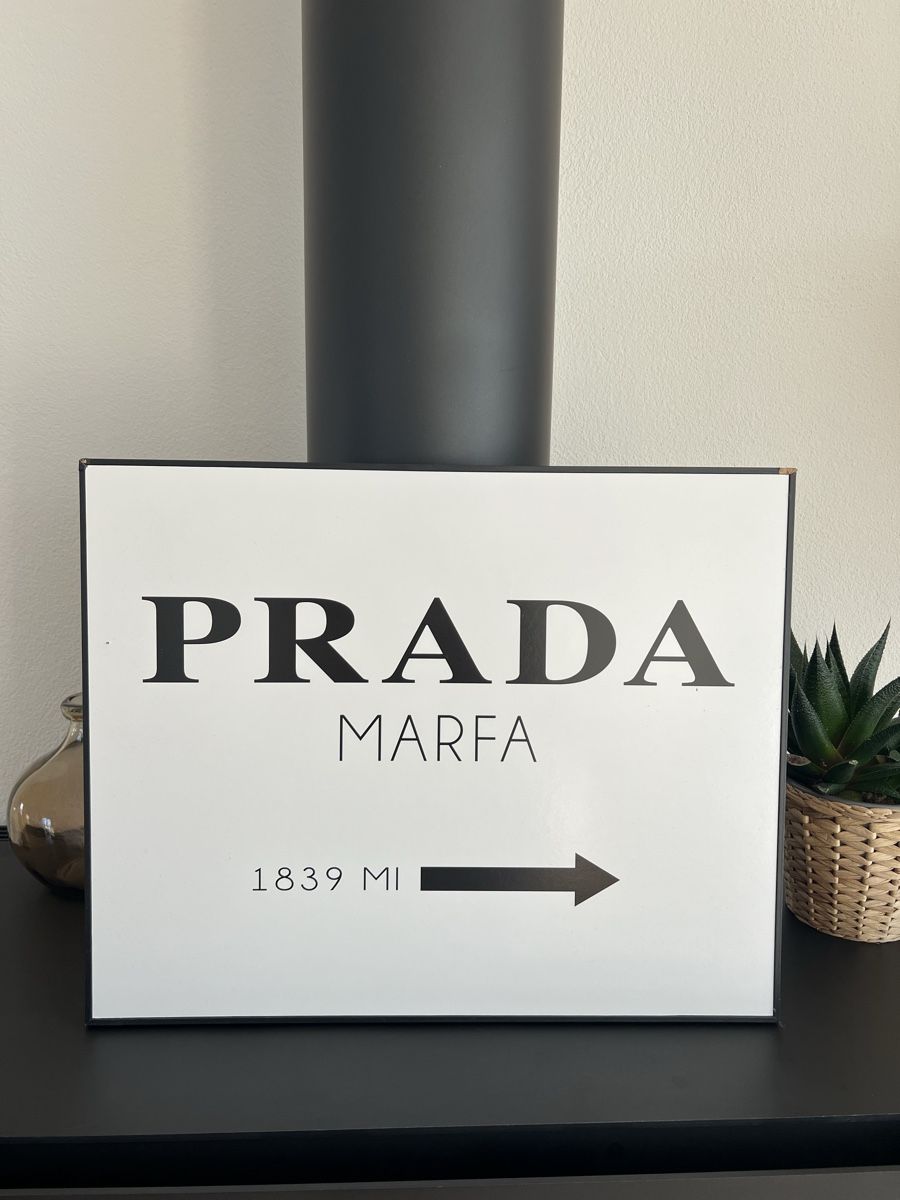Foto & Immagini: Bild Prada Marfa – Usato da Zug venduto da mon_77