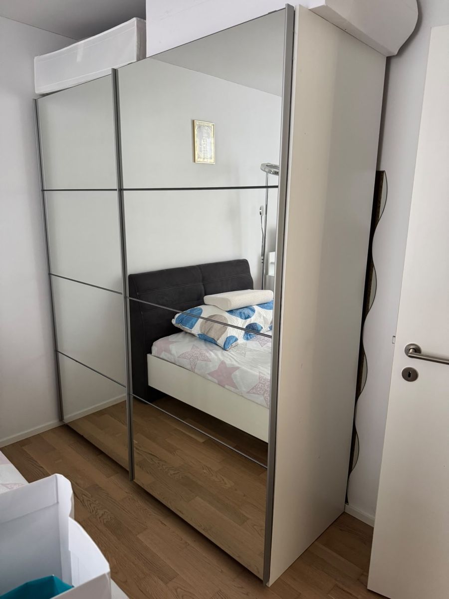 Armadi: Kleiderschrank mit Spiegeltüren – Nuovo (secondo la descrizione) da Dietikon venduto da ani_2pds