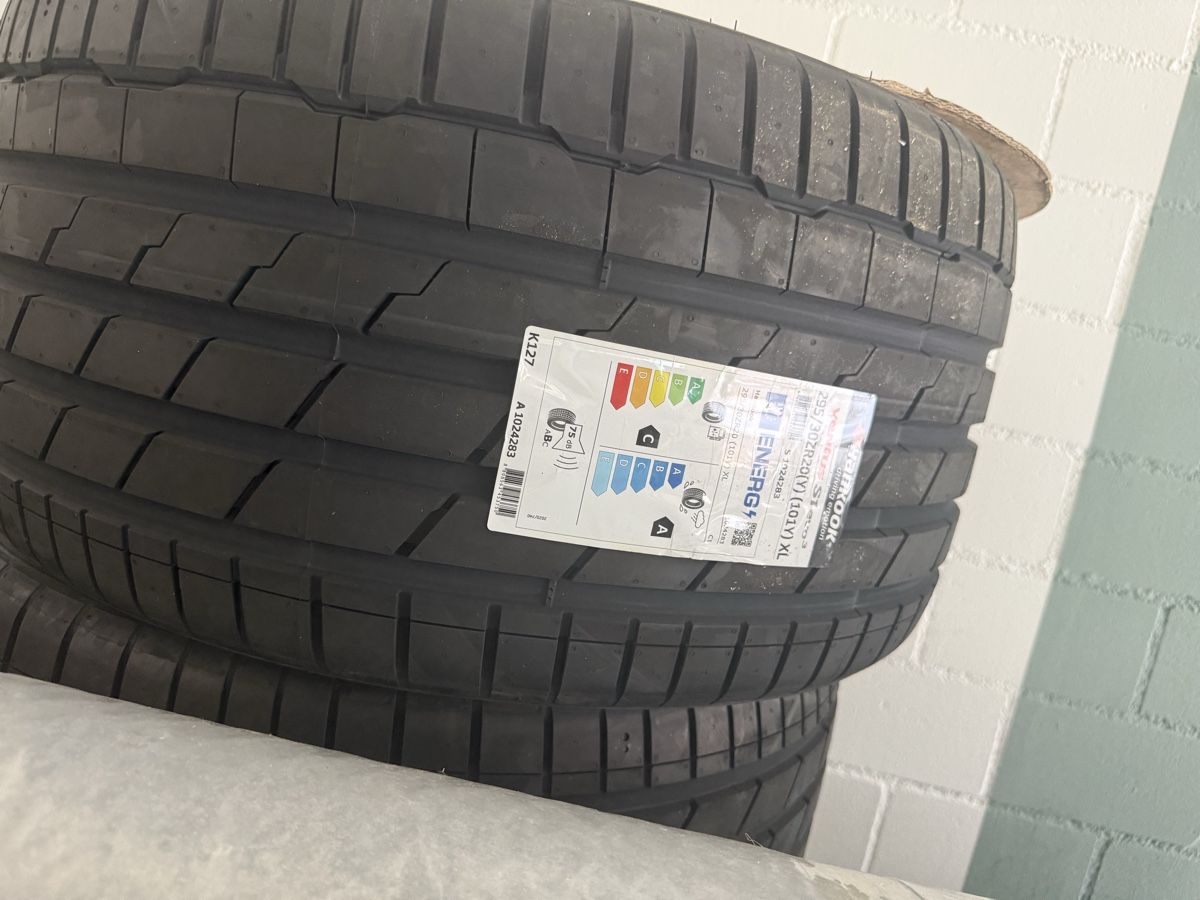 Pneus & Roues: Hankook 295/30 R20 – Neuf avec emballage d'origine à Oberentfelden par Snickers99