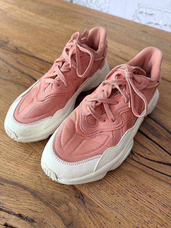 Adidas Scarpe da donna: adidas Ozweego Sneakers Gr. 42 – Usato da Wiesendangen venduto da stdlea