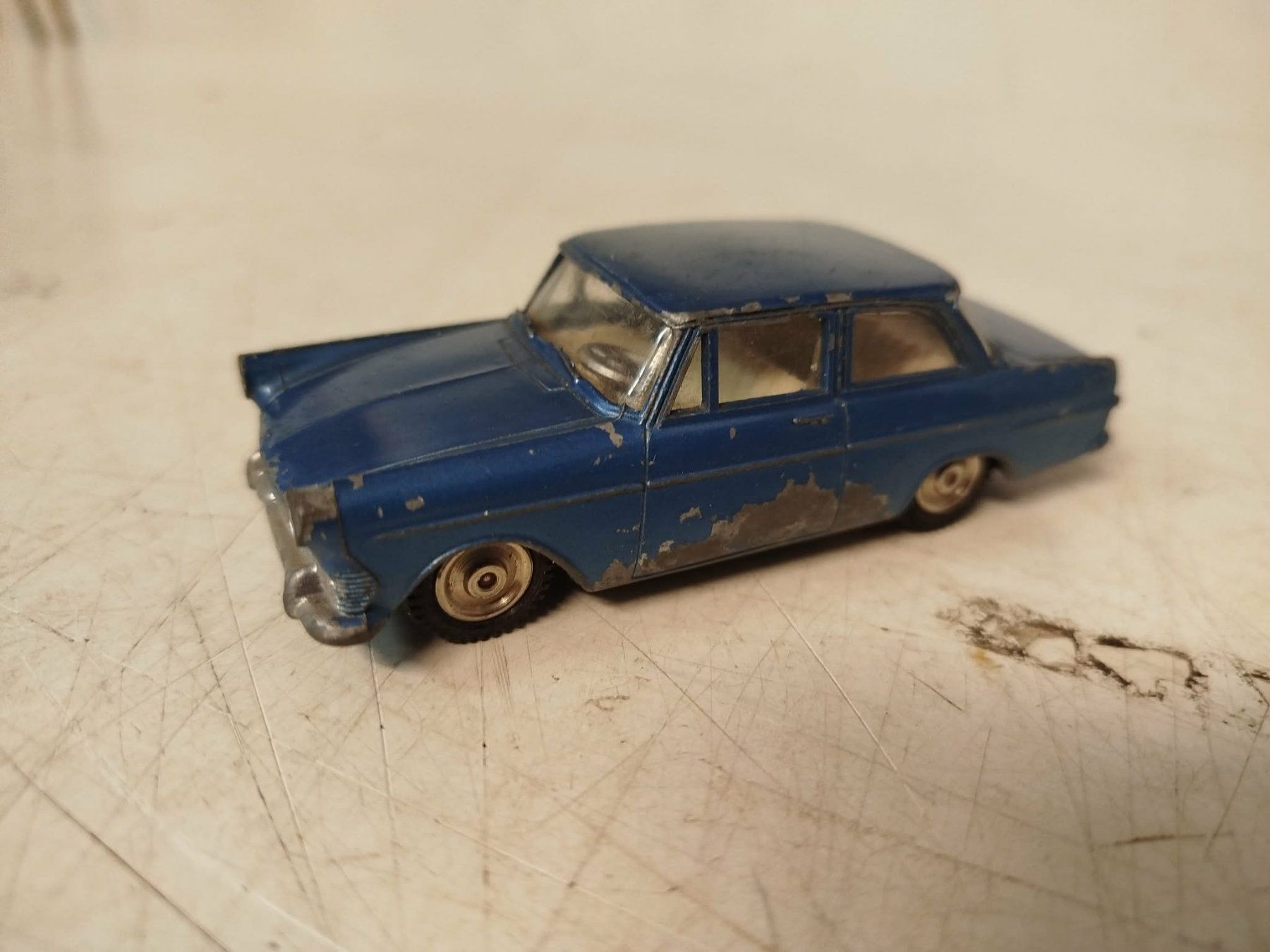 Gama Modellautos: Gama Opel Record – Gebraucht aus La Chaux-de-Fonds von Emmaus2300CDF 2