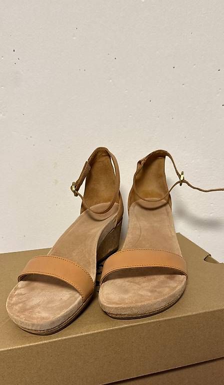 Scarpe da donna: UGG Sandalen Gr 41 – Usato da Binningen venduto da Bebbi28