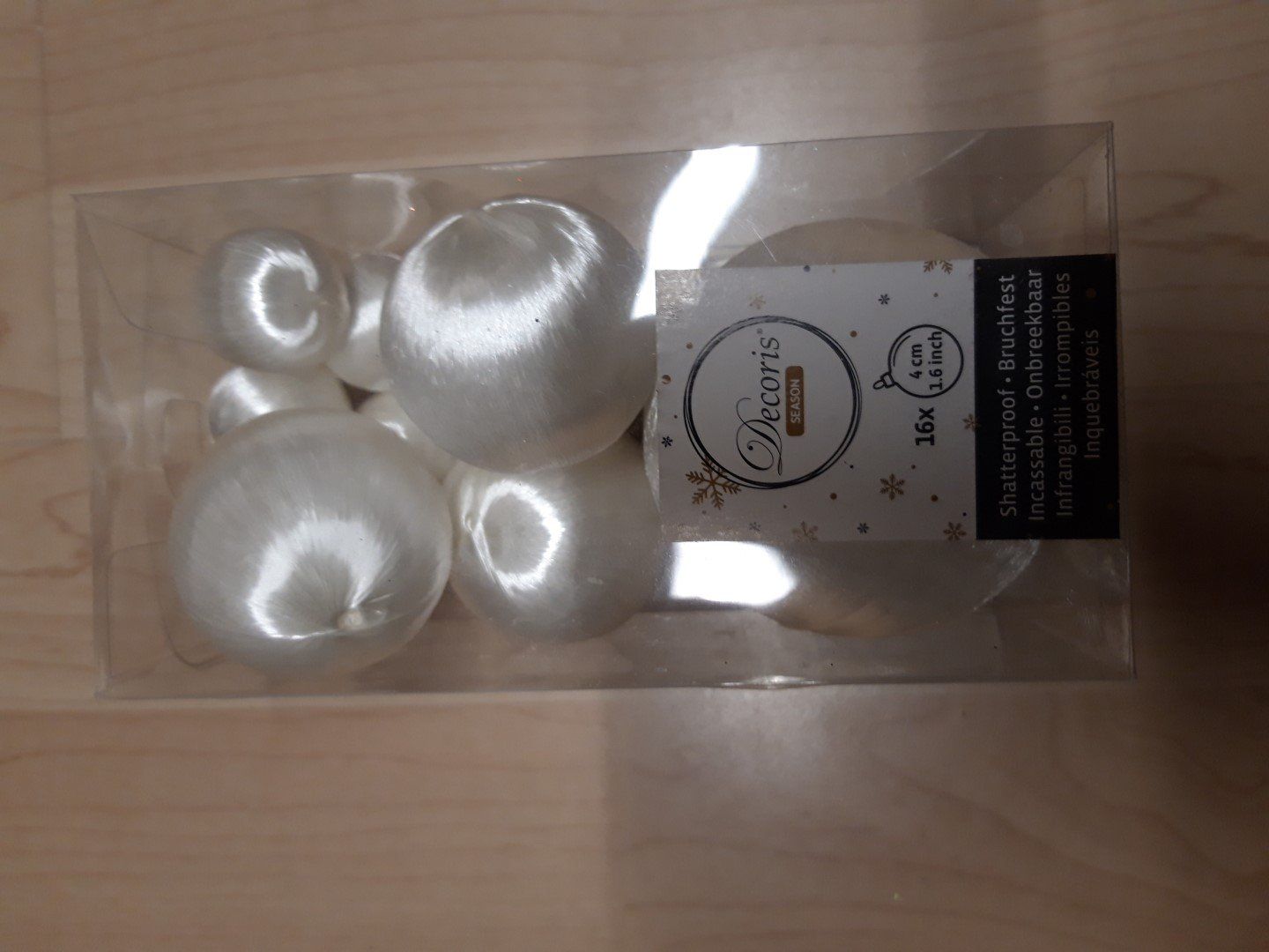 Toutes les décorations: Weisse Kugeln 10 Stück – D'occasion à Egliswil par Cracky81 1