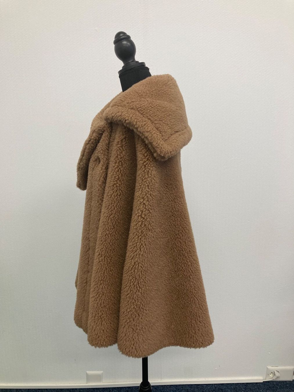 Giacche: Max Mara, Teddy Jacke/Cape, Kamelhaar, Camel, Grösse S/M – Nuovo (secondo la descrizione) da Dübendorf venduto da Blueprint1 1