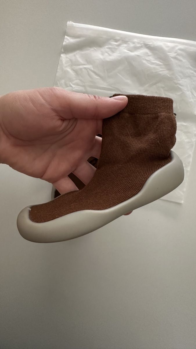 Schuhe für Jungen: Brown Sock Shoes – Neu und originalverpackt aus Zürich von KrisZH